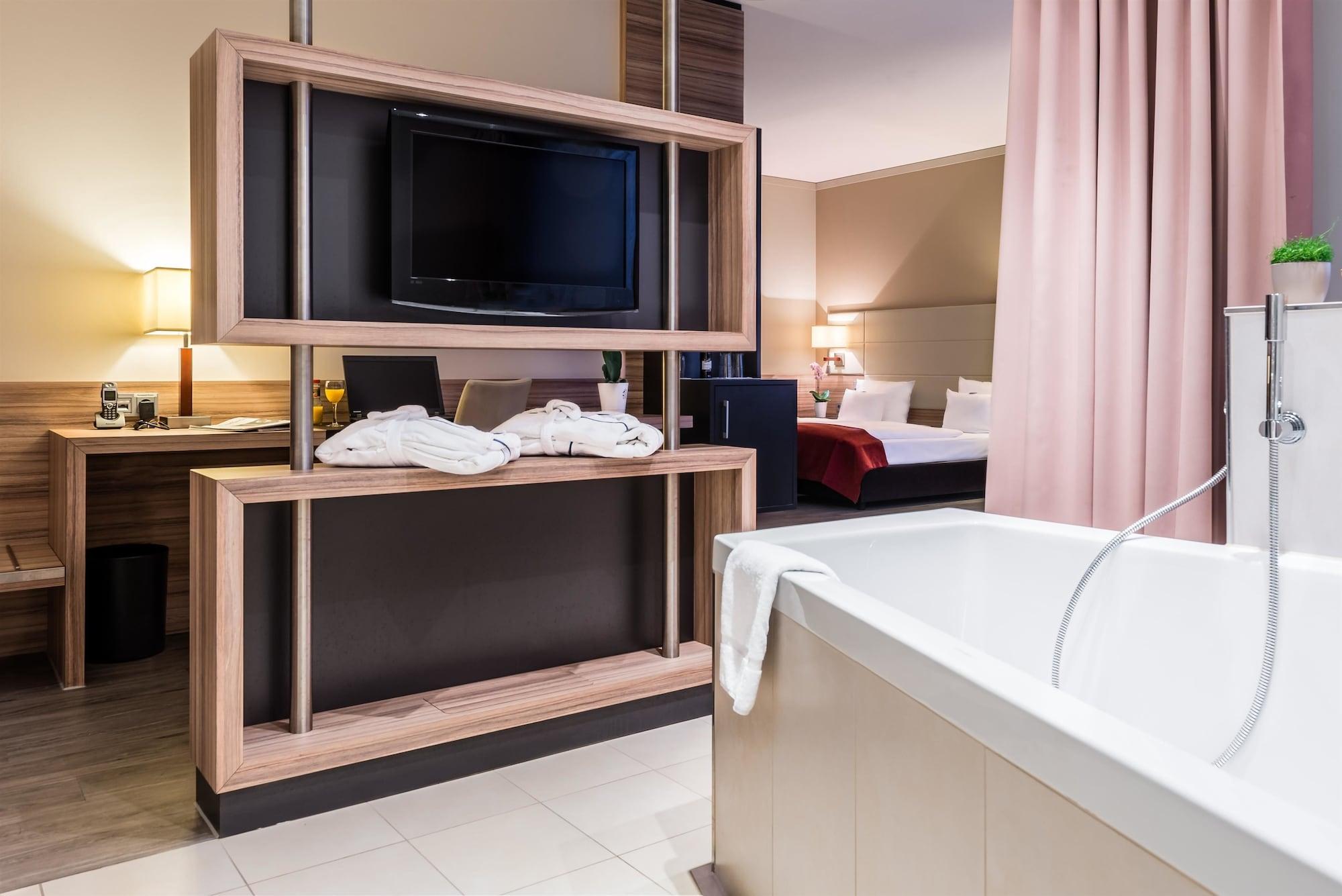 Western Premier Novina Hotel