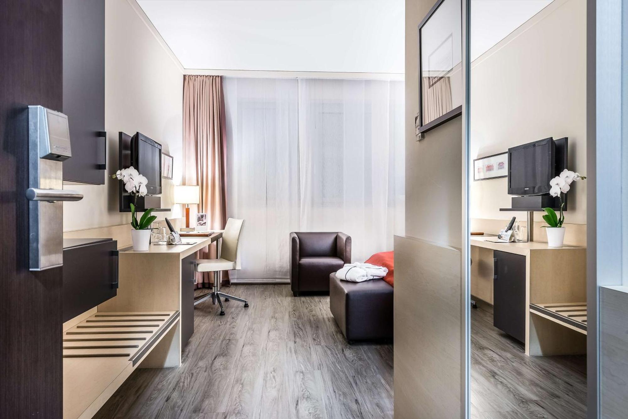 Western Premier Novina 4*
