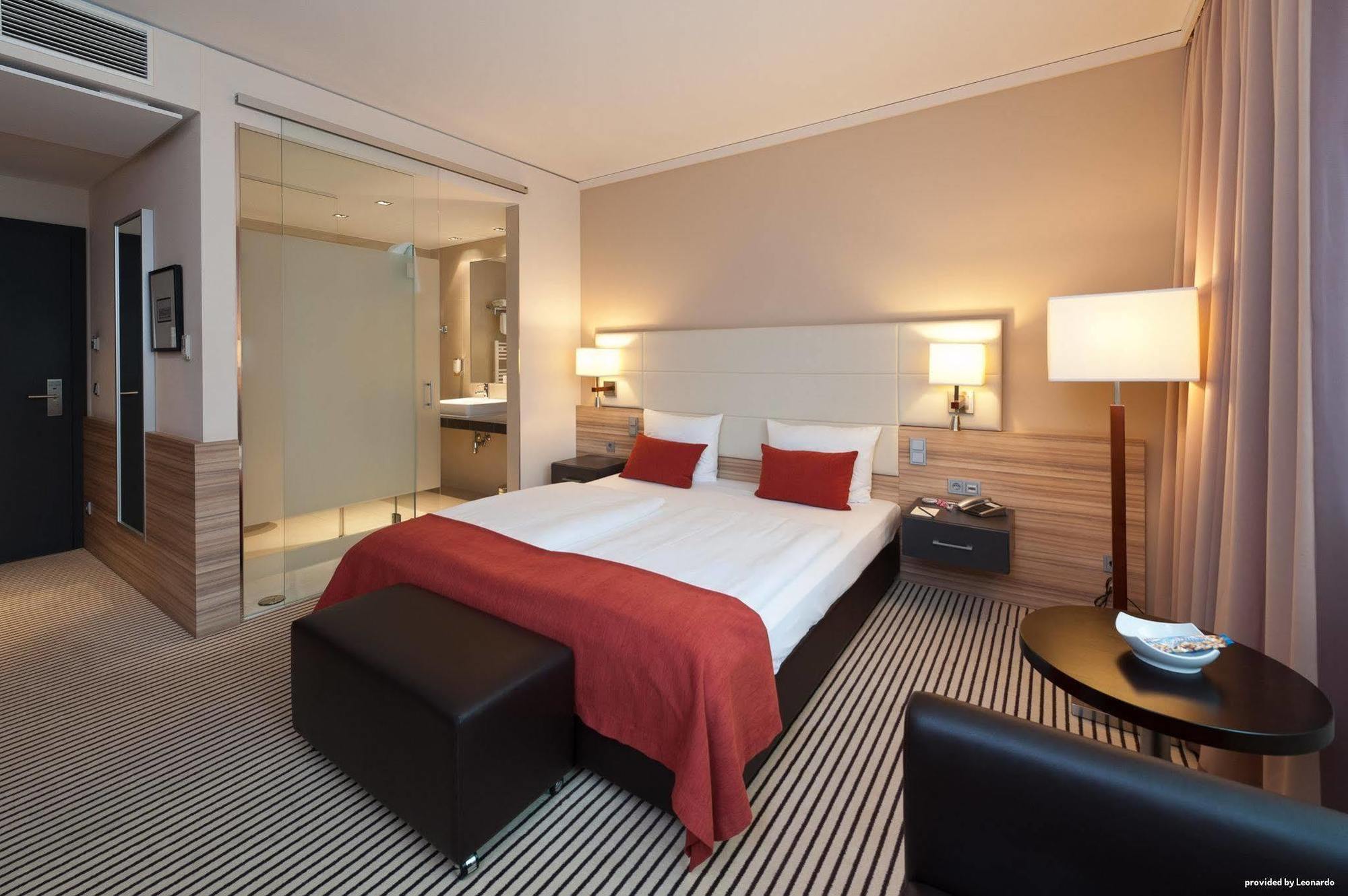 Western Premier Novina 4*
