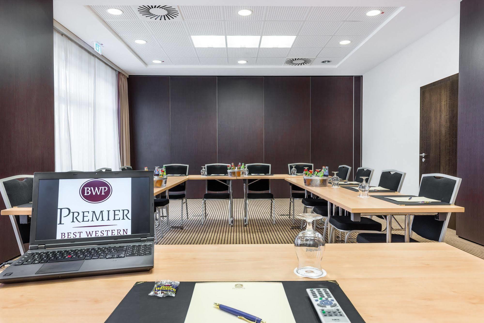 Western Premier Novina Regensburg